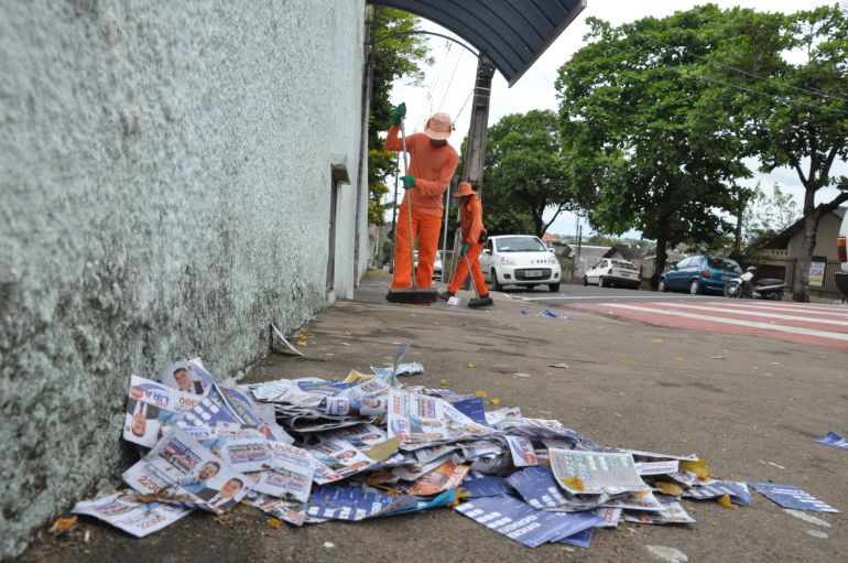 Arquivo - Profissionais cuidarão da limpeza no dia da votação