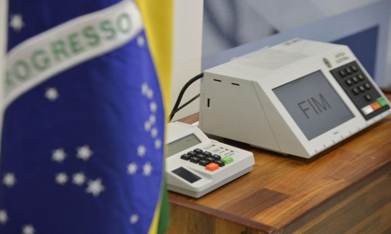 José Cruz/Agência Brasil - Brasileiros vão às urnas para escolher prefeitos e vereadores neste domingo