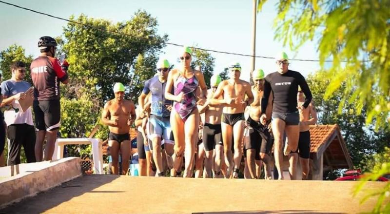 Homens e mulheres buscam superar seus limites no prazer da prática esportiva