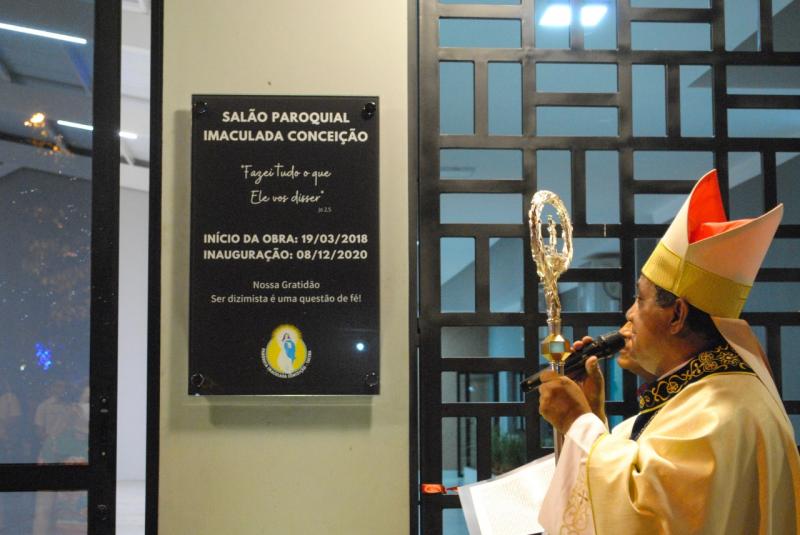 Bispo dom Benedito Gonçalves dos Santos celebrou a missa e descerrou a placa da obra