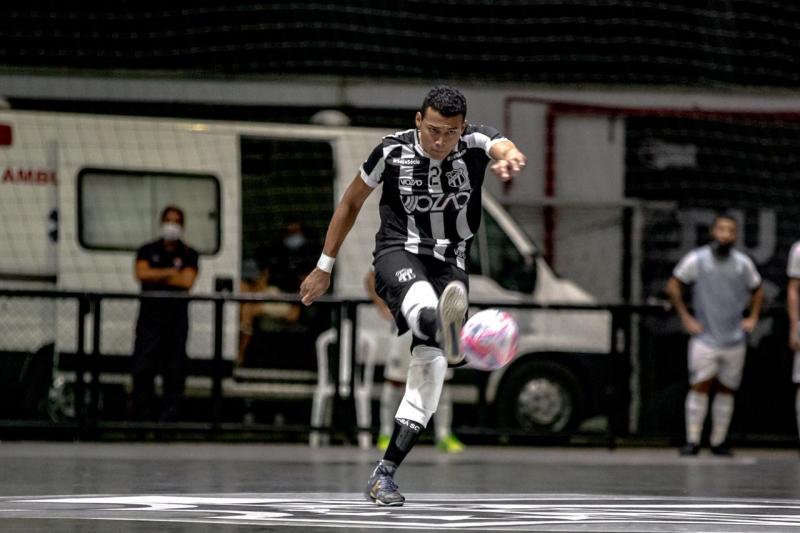 Atleta se apresenta ao técnico Flavinho Cavalcante no dia 10 de fevereiro