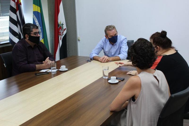 Proposta foi apresentada ontem, no gabinete do prefeito