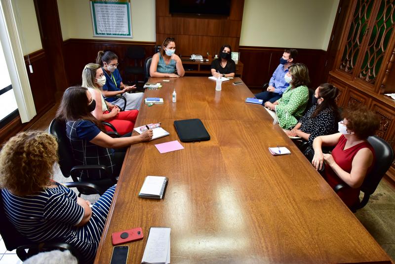 Tratativas sobre atividades tiveram início nesta terça-feira, em reunião provocada pela Unoeste