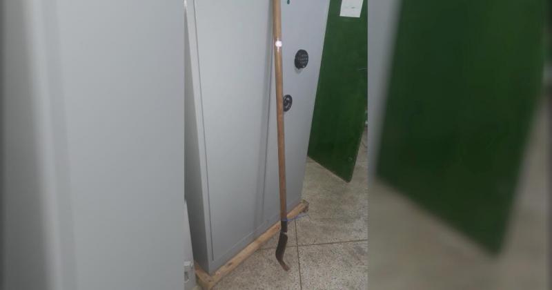 Homem alega que pegou a foice ao ver o pai com um pedaço de bambu