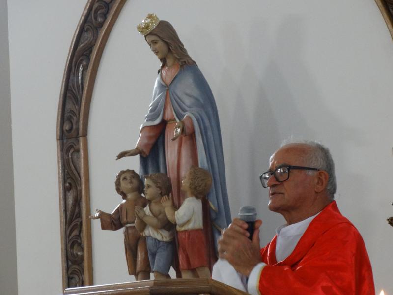 Padre deu entrada na UTI no dia 20 de fevereiro e precisou ser intubado