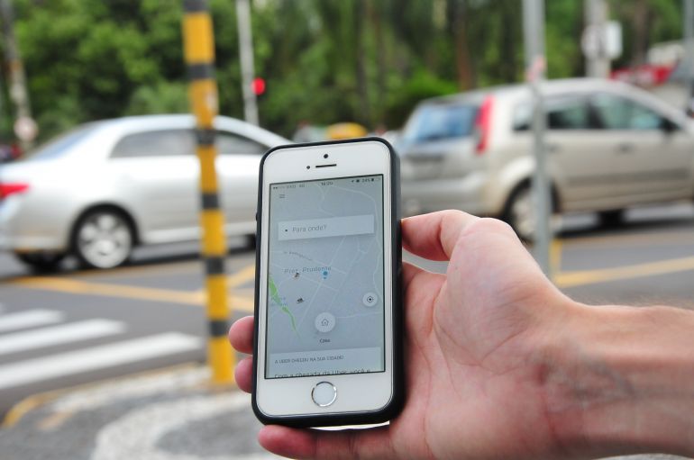 Segundo Amoesp, até 2 mil motoristas de app poderão aderir à paralisação nesta quarta