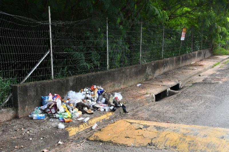 Descarte irregular de lixo e entulho é considerado crime ambiental