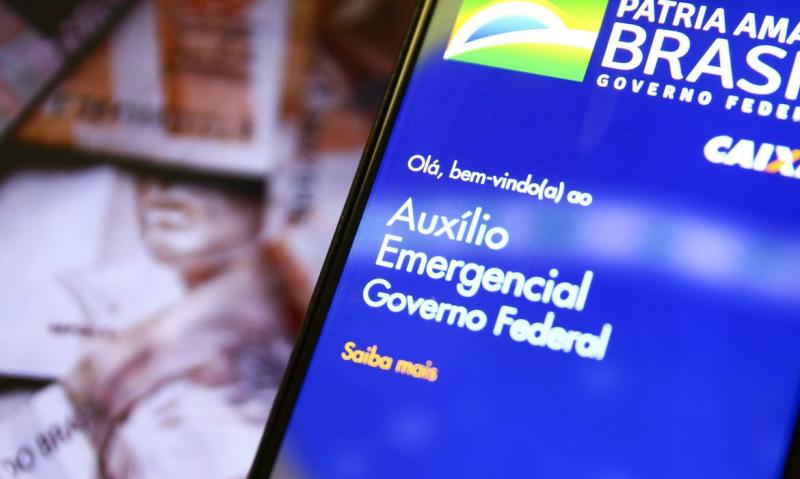 Em 2020, o governo federal destinou R$ 295 bilhões ao pagamento do auxílio emergencial e de sua extensão