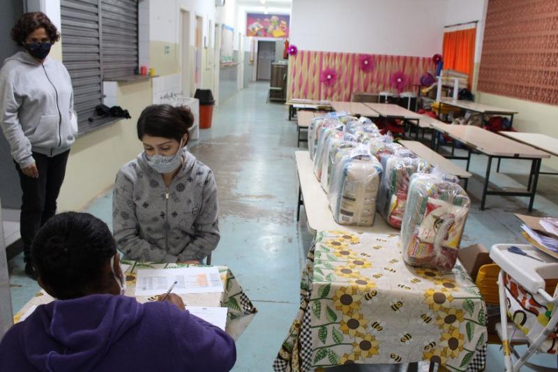  Entrega do kit irá garantir um complemento à alimentação dos alunos 