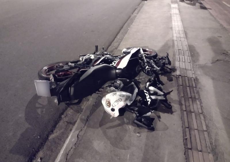 Acredita-se que o motociclista tenha perdido o controle sozinho