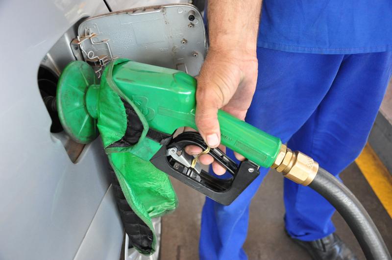 Gasolina já tem novo reajuste em vigor desde ontem em todo o país