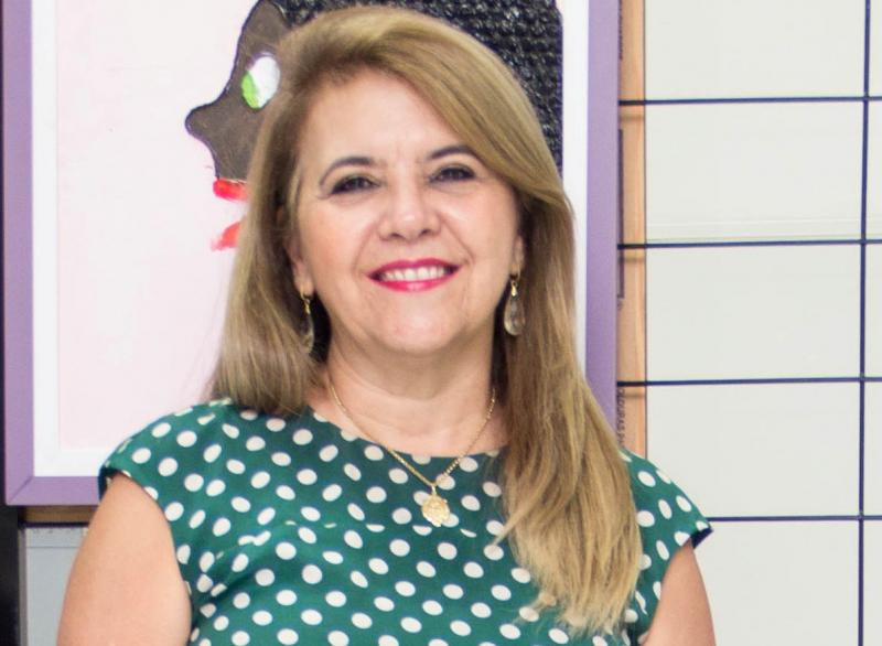 Maria Angélica comemora os 10 anos de sua participação no jornal: 