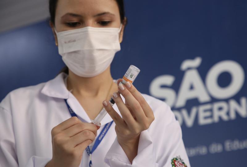 Juntos, os 53 municípios da região receberam 273.722 doses de imunizantes