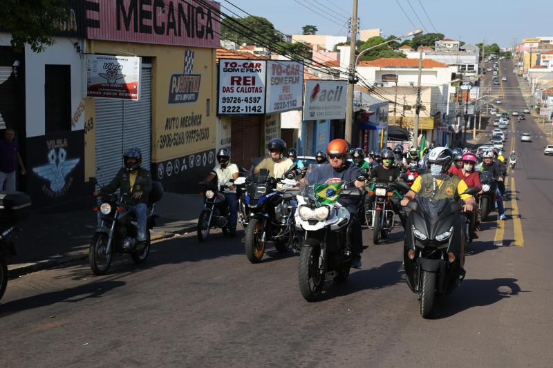 Carreata pela Liberdade de Trabalhar reuniu 1 mil veículos