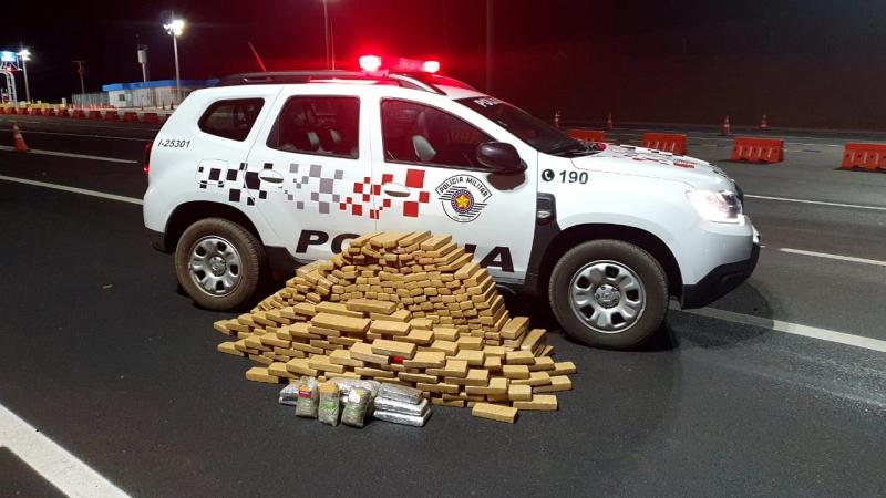 Ao todo, os 357 tabletes de maconha apreendidos pesaram 243,099 kg