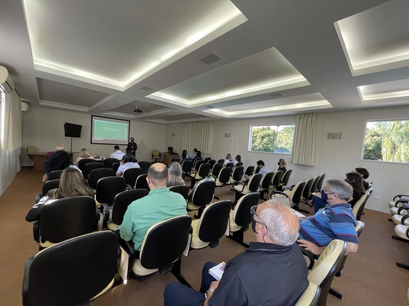 Reunião com diretores das associações comerciais, ocorreu no auditório da Casa do Médico