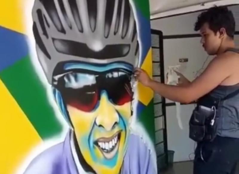 Dando início aos atletas homenageados pela Semepp, a campeã de mountain bike, Valéria Boni