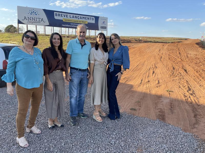 Os filhos de Annita Bongiovanni e Otaviano Cordeiro de Andrade: Silvana Mariza Bongiovanni Andrade Ferrari, Sérgio Luiz  Cordeiro de Andrade, Silvia Lucia Cordeiro de Andrade Gozzi, Márcia Elisa Cordeiro de Andrade Pirani e Sônia Maria Cordeiro de Andrade