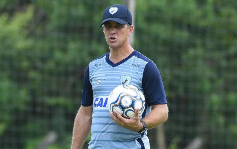 Após passagem pelo Londrina, Alemão comandará o Grêmio Prudente na temporada 2021