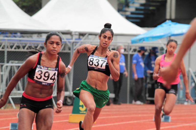 Maria Victória se classificou para a final, além de vencer sua série com 54.44