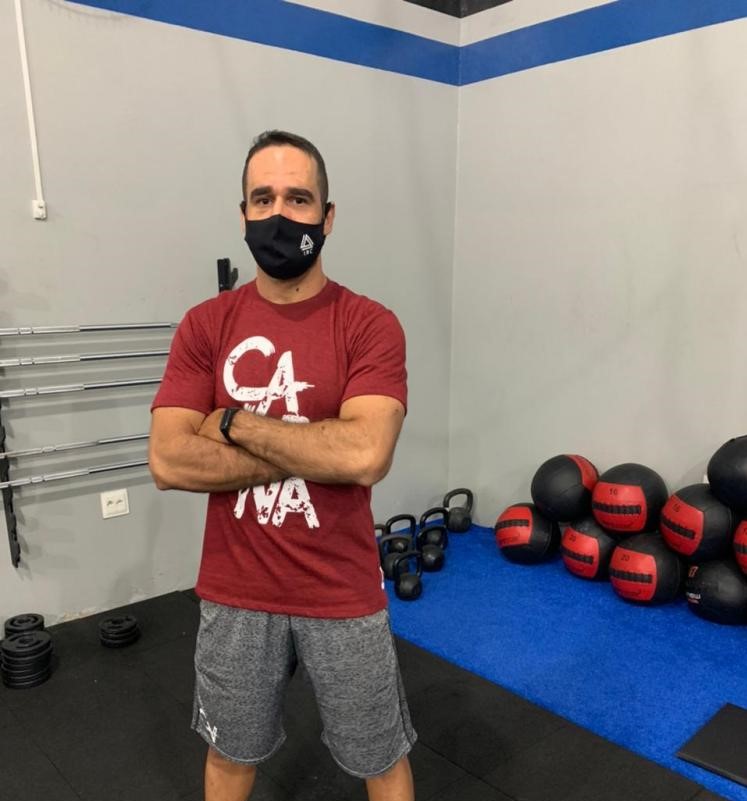 Há cinco anos Vitor trabalha com treinamento funcional, crossfit