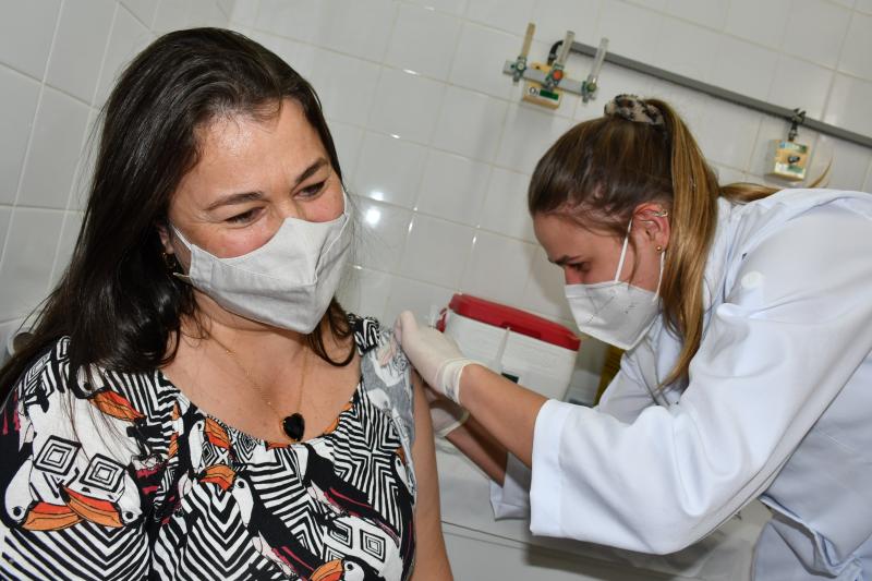 Atendimento será até as 21h30 em oito postos de saúde