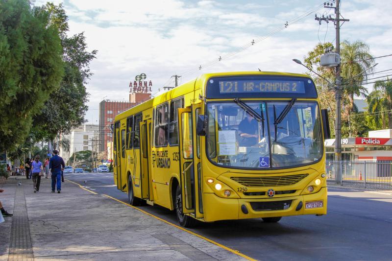 Diferentemente da última greve, que ocorreu no dia 26 de maio, ônibus circulam de maneira parcial