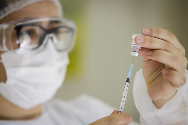 Juntos, os 53 municípios da região receberam 521.697 mil doses de imunizantes
