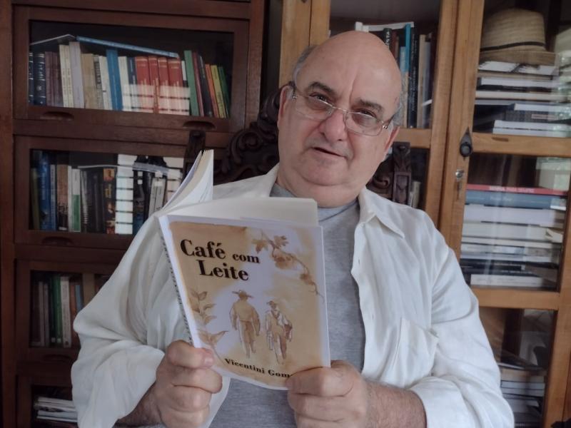 Vicentini diz que “Café com Leite” é um livro muito tocante, muito mesmo!”