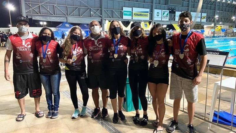 Equipe Criarte/Pruden Aço/Semepp com suas medalhas conquistadas em Bauru, no fim de semana