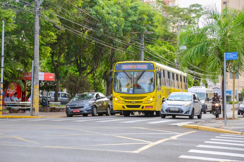 Atualmente, 50% dos veículos estão circulando em horário de pico, e 35% nos demais períodos