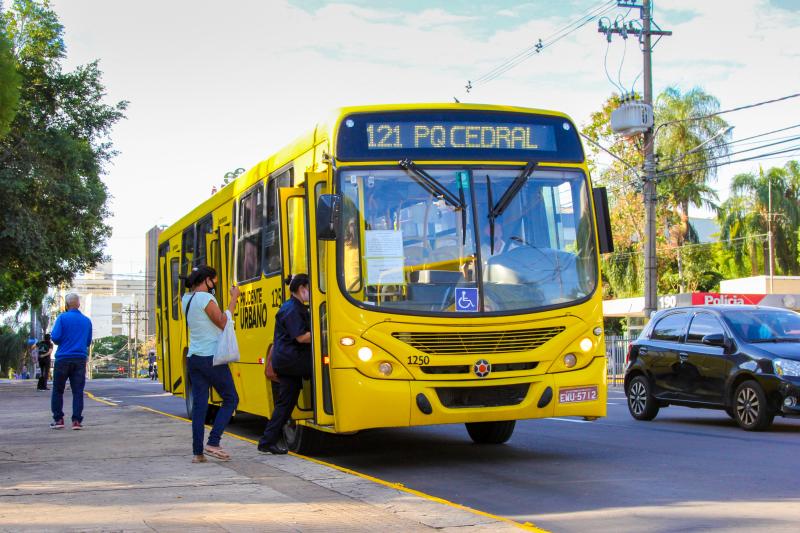 Até ontem, veículos circulavam com 50% da frota em horários de pico, e 35% nos demais períodos