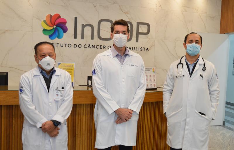 Os médicos Alberto Yamabe, Giuliano Tosello e  Marcelo Cruz, do InCOP