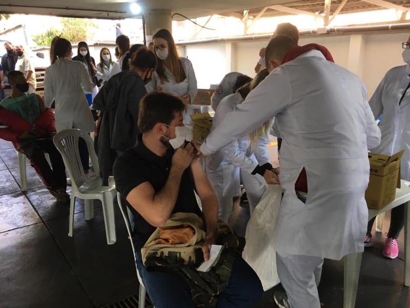 No decorrer da semana, vacinação segue nas 26 unidades de saúde do município