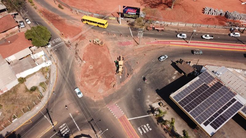 Rotatória será retirada para a instalação de um semáforo