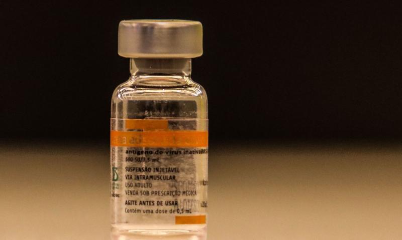 Não foram registrados casos críticos entre os vacinados com Coronavac durante estudo