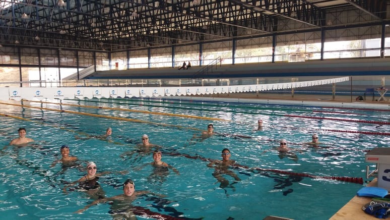 Ao todo, serão 14 nadadores, que participarão das categorias infantil e juvenil