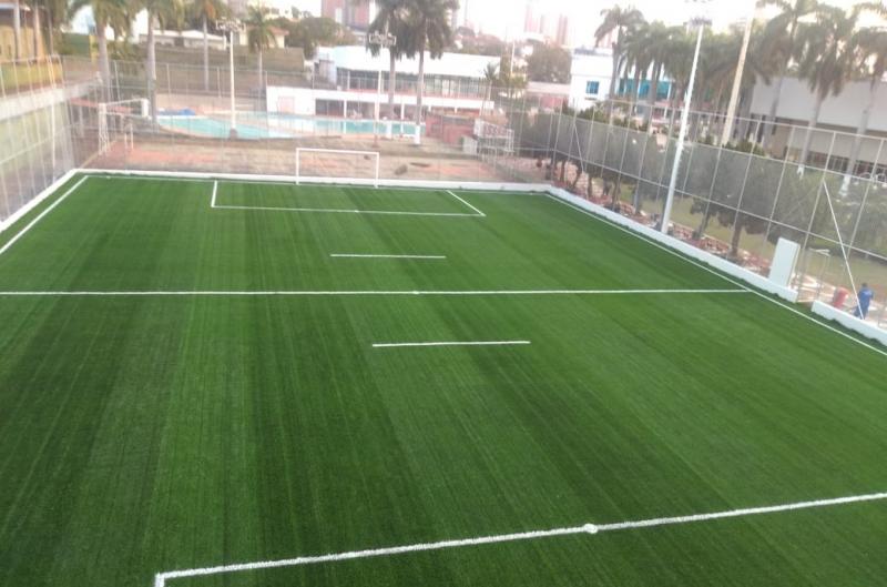 Novo campo de futebol tem a mesma tecnologia usada nos estádios do Palmeiras e Corinthians