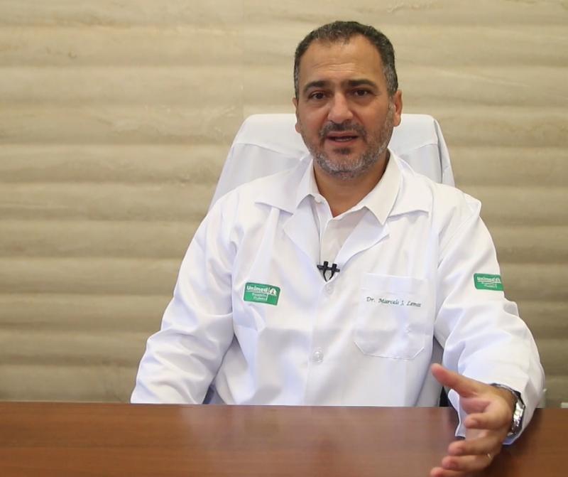 Gastroenterologista Marcelo Lemos orienta sobre importância do diagnóstico precoce