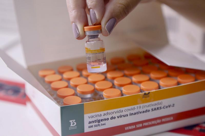 Estado diz que Prudente receberá hoje mais 8,1 mil doses, incluindo o imunizante Coronavac