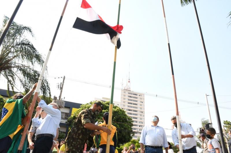 Ato cívico-militar ocorreu na manhã desta terça-feira