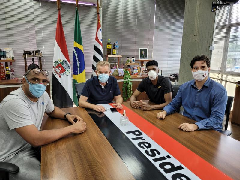 Reunião foi realizada na manhã de hoje no gabinete do paço municipal