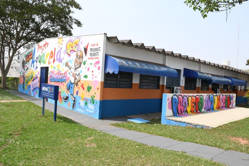 Reforma completa contou a pintura interna e externa do prédio