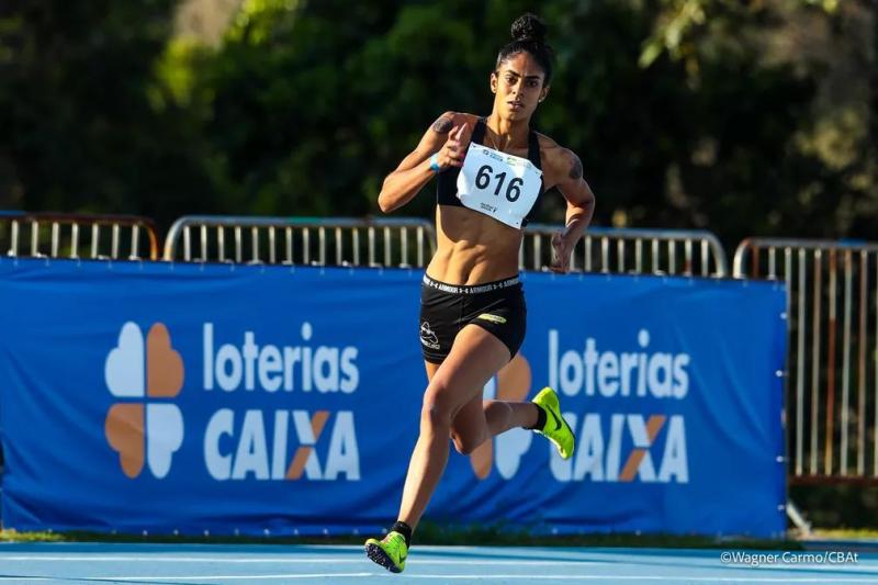 Maria Victoria compete nos 400m e no revezamento 4x400m