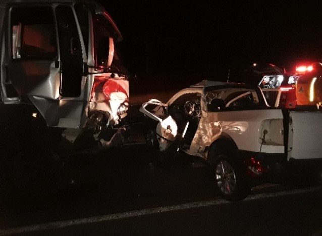 Colisão transversal ocorreu na madrugada de hoje, em Regente Feijó