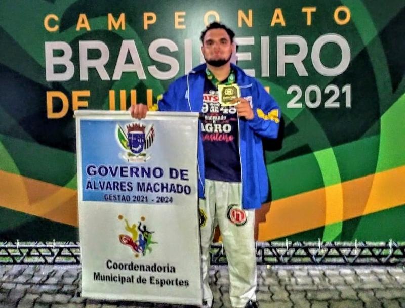 Jovem conquistou o 3º lugar na categoria juvenil azul acima de 94 kg pesadíssimo