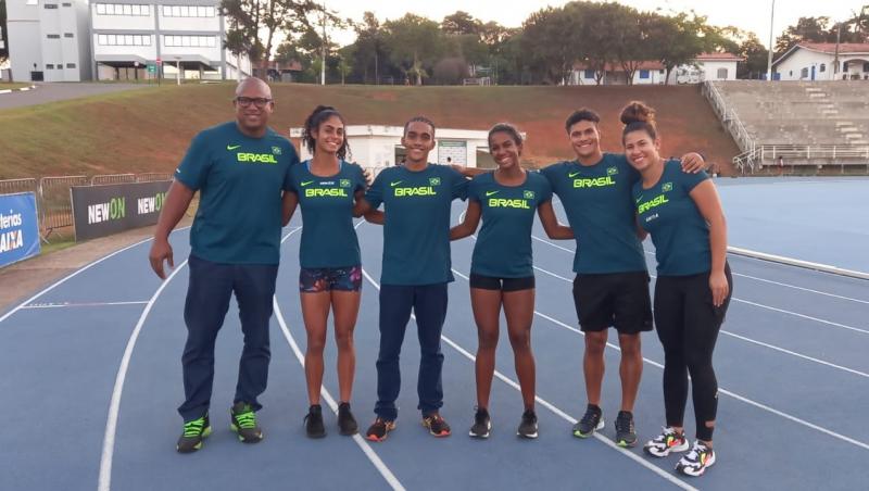 Treinador Cremilson e seus atletas na tarde de hoje em Bragança Paulista, onde treinaram