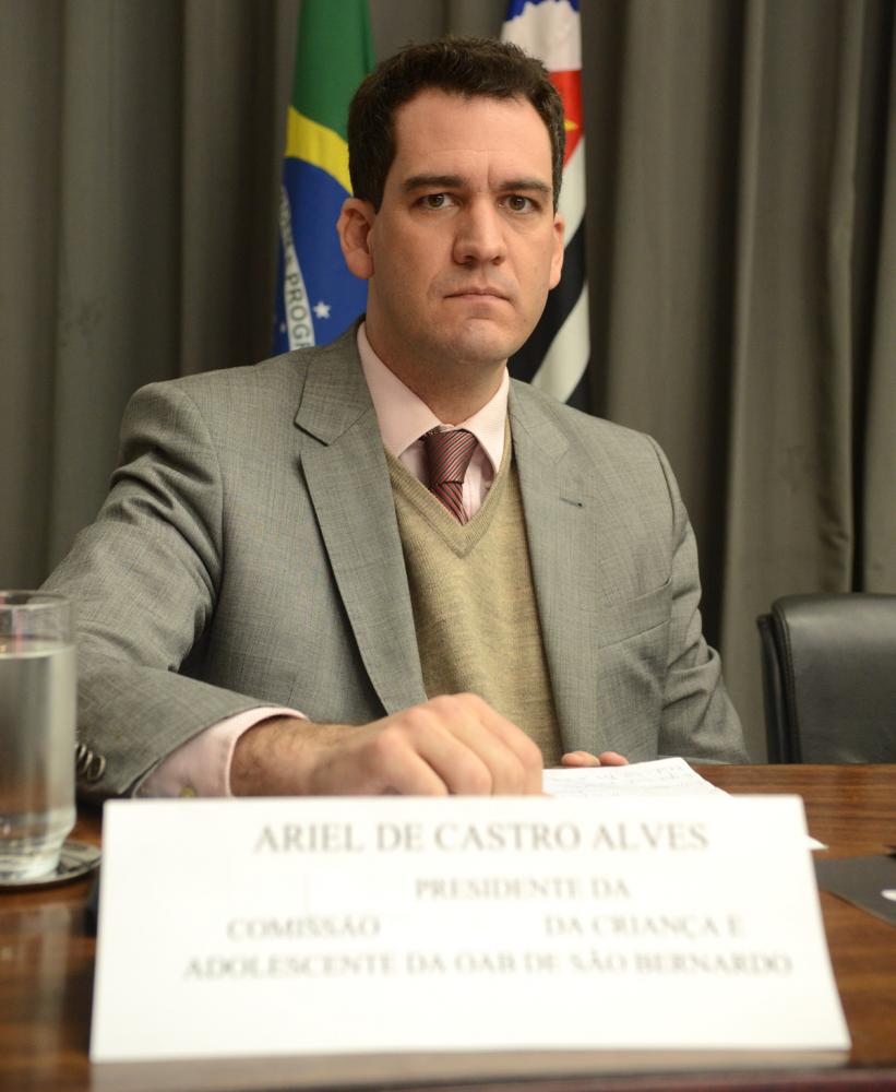 Ariel de Castro Alves, nascido em 1977, em Prudente, tem atuação na área dos diretos humanos há mais de 25 anos