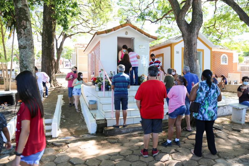 Capela da Berta Lúcia, que faleceu aos 4 anos, de meningite, recebe sempre inúmeros fiéis 