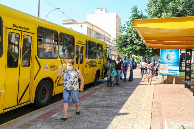 Das 33 linhas que cobriam o serviço na cidade, nove deixaram de operar